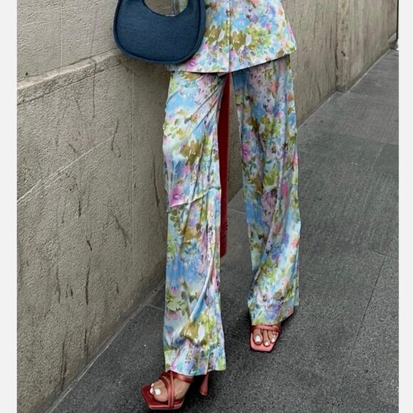 Zara Floral Printed Satin Trousers - Picture 2 of 12